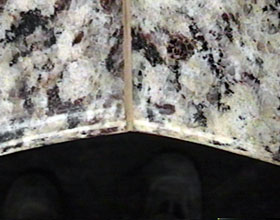 Giallo Veneziano Oak Front Edge Caluk Detail